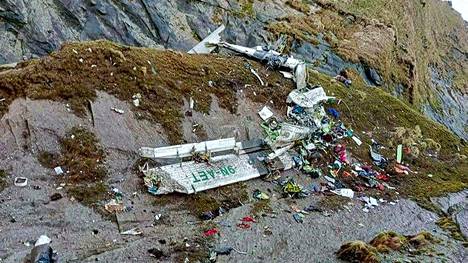 Tara Air -lentoyhtiön kone putosi syrjäiselle vuoristoalueelle.