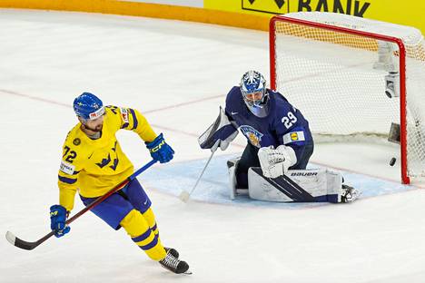 Emil Bemström ratkaisi maalillaan Ruotsin voiton Suomesta alkulohkossa.
