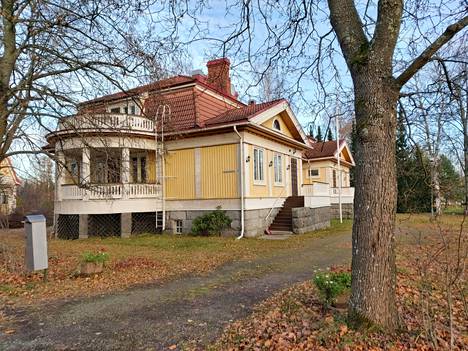 Jugendklassismia edustavan Punatulkun on suunnitellut arkkitehti W.G. Palmqvist,  ja rakennus valmistui vuonna 1916.