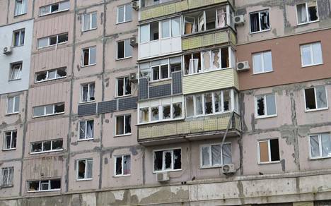 Venäjän kerrotaan jatkaneen raskasta tykistötulta ja ilmaiskuja Ukrainan kaupunkialueilla, myös Mariupolissa.