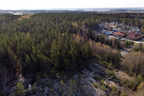 Suunnitelmissa on ollut, että Nokian pohjoispuolella sijaitseva Halimaan kallioiden alue kaavoitettaisiin asuin-, virkistys- ja teollisuuskäyttöön.