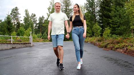 Nakkilalaiset Ville ja Sanelma Uusitalo ovat pitäneet yhtä lukiosta asti. Opiskeluaika vierähti Tampereella, mutta nyt pariskunta on muuttanut takaisin Satakuntaan.