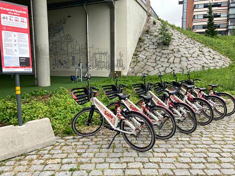 Tältä näyttävät Tampereen Sale-pyörät. Kaupunkipyörät tuotiin keskiviikkona kaduille.