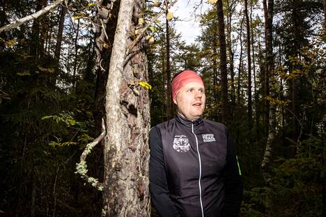 Teemu Kallio oli menettänyt urheilun muutamiksi vuosiksi, mutta nyt se on jälleen erottamaton osa elämää. Erityisesti hän viihtyy poluilla, metsässä ja hiihtoladuilla.