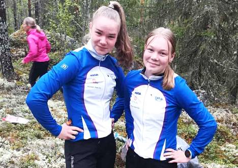 Aliina Papinaho ja Helmi Karkiainen ovat mukana Keuruun Kisailijoiden Venlojen viestin naisten ykkösjoukkueessa, joka viime vuonna sijoittui hienosti sijalle 78. 