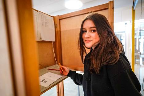 Lähihoitajaopiskelija Kerttu Salonen äänesti Winnovan nuorisovaaleissa ensimmäisen kerran elämässään.