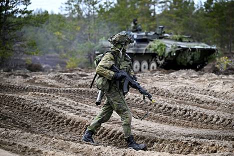 Suomalaisia sotilaita Arrow 23 -harjoituksessa Niinisalossa 4. toukokuuta.