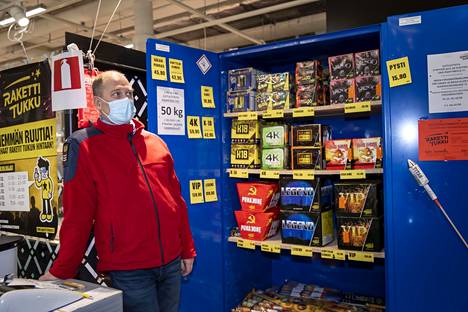 Tampereen Ratinan kauppakeskuksessa sijaitsevan Rakettitukun myyntipisteen suosituimpia tuotteita ovat olleet patailotulitteet, joita täydennetään kaappeihin useamman kerran päivässä. Teemu Rauhala kertoi, että yksi suosituimmista padoista on ollut Full hd -niminen pata.