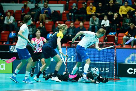Suomen maajoukkue ratkaisi alkusarjan ottelun Ruotsia vastaan päätöserässä.
