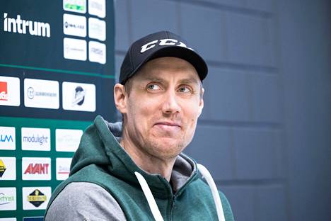 Marko Anttila esiteltiin Ilveksen pelaajana maanantaina, hän palaa seuraan, jossa aloitti aikoinaan liigauransa.