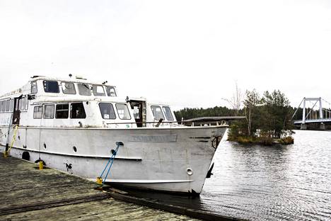 M/S Tampere toimi aikoinaan matkustaja-aluksena kuljettaen matkustajia Tampereen ja Hämeenlinnan välillä. 