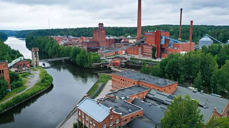 Pirkanmaalaisista kunnista eniten päästöjään vähensivät Nokia, Ruovesi, Valkeakoski ja Tampere. Kuvaa Nokian Tehdassaaren yltä. 