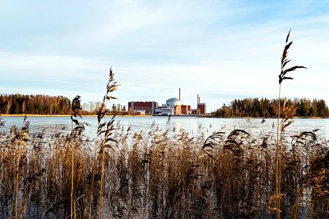 Eurajoen Olkiluodossa sijaitsee kolme TVO:n ydinvoimalaitosta. Rauman kaupunginvaltuusto halusi keskustella neljännestä laitoksesta, jota koskeva eduskunnan periaatepäätös raukesi vuonna 2015. 