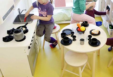 Varhaiskasvatuksen ja koululaisten iltapäivähoidon maksuista saa Raumalla alennusta, jos lapsi määrätään koronakaranteeniin tai eristykseen.