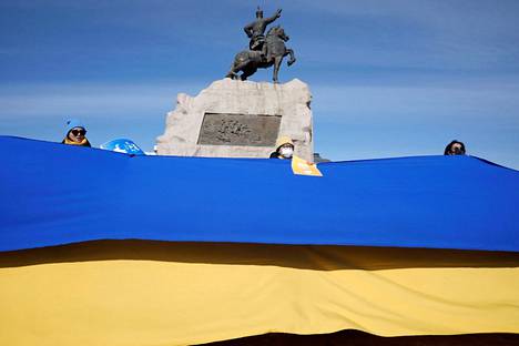 Mielenilmaus Ukrainan tueksi nähtiin myös Ulan Batorissa, Mongolian pääkaupungissa lähellä parlamenttirakennusta.