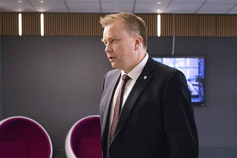 Puolustusministeri Antti Kaikkonen saapui Ylen Ykkösaamun vieraaksi Helsingissä lauantaina.