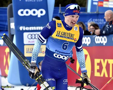 Iivo Niskanen kapusi ensimmäisen kerran Alpe Cermisin loppunousun jälkeen kuudennelle Tour de Skillään tammikuussa 2020.
