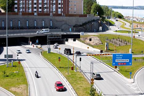 Tampereen rantatunneli pysyy sähkötöiden ajan auki, mutta sen järjestelmät eivät ole sähkötöiden aikaan toiminnassa. Rantatunneli kuvattiin 9. syyskuuta 2020. 