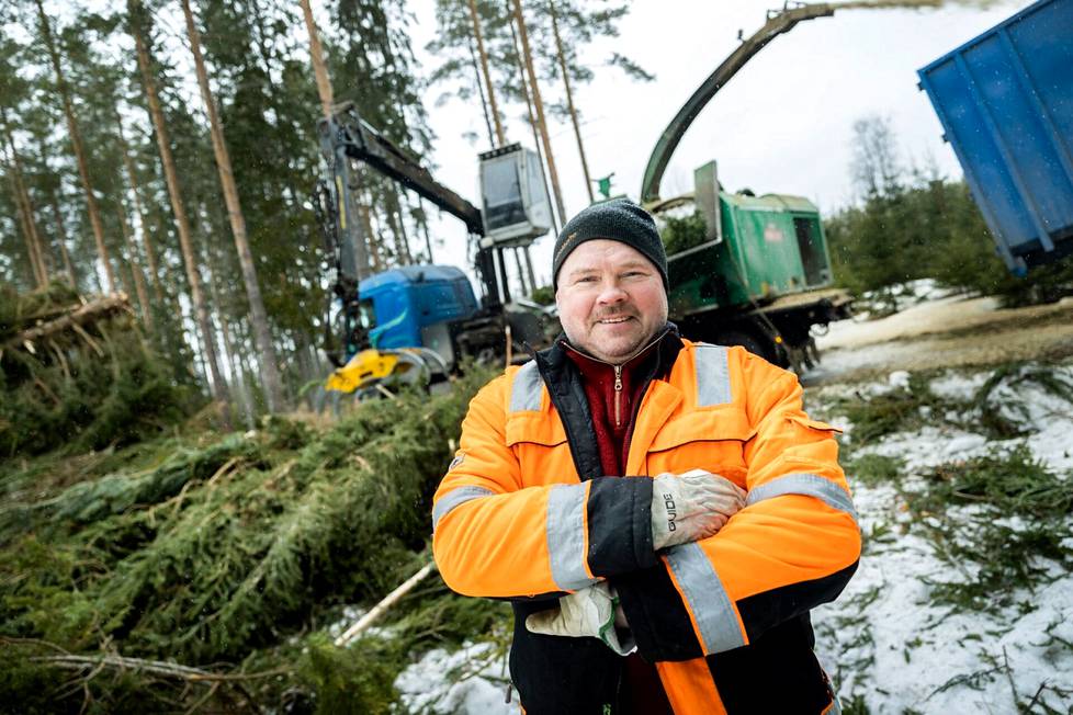 ”Kuvio toimi hyvin. Sain metsänhoidon jälkeen ympäristön siistiksi, puut ympäristöystävälliseen hyötykäyttöön ja nopean maksun myydystä puuaineksesta”, sanoo metsätilayrittäjä Juhani Lahtinen.