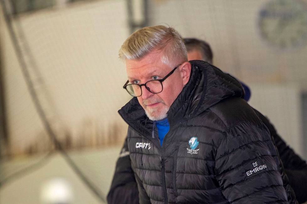Rauli Raitasen valmentama Kankaanpään Jääkarhut on aloittanut uudella sarjatasolla lupauksia herättävästi. Syksyn neljän ensimmäisen ottelun saldona on kolme voittoa ja vain yksi häviö. KJK kärsi viime sunnuntaina tappion sarjakärki KooVee II:lle maalein 8–3.