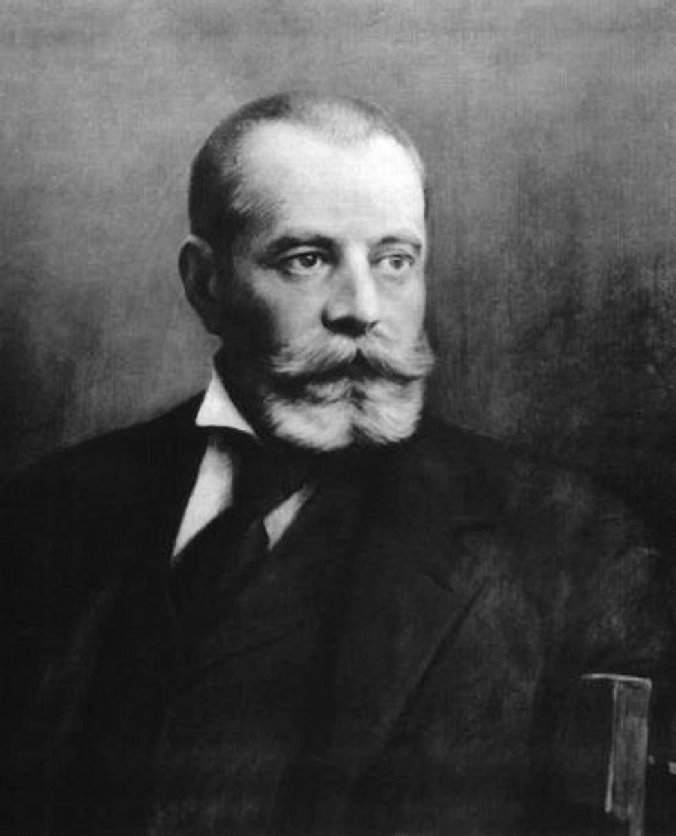 Unkarilainen Theodore Puskas oli Edisonin tärkein edustaja Euroopassa. Hän perusti yhteisyrityksen myös Carl von Nottbeckin kanssa myymään Edisonin sähkötekniikkaa, mutta jätti Nottbeckin kuitenkin pian syrjään bisneksistään.