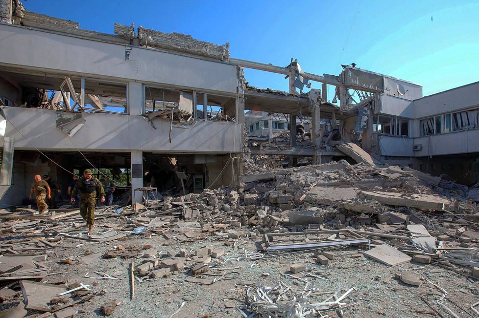 Harkovan kasvatustieteellisen yliopiston päärakennus tuhoutui pommituksissa 6. heinäkuuta.
