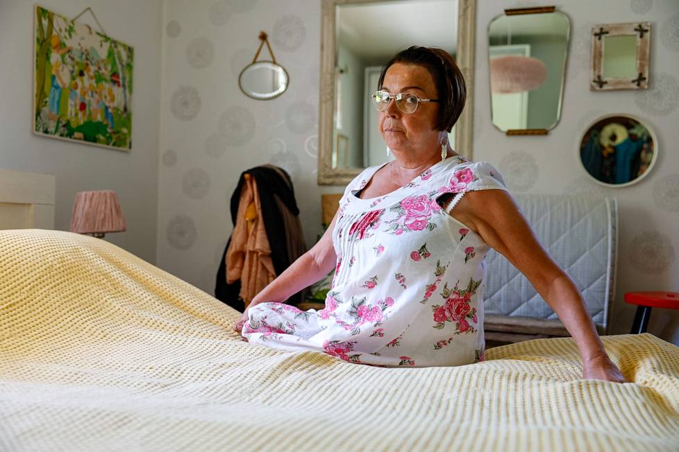 Jaana Sundström on kärsinyt vuosia vaikeasta unettomuudesta. Se ajoi hänet ennenaikaiselle eläkkeelle.
