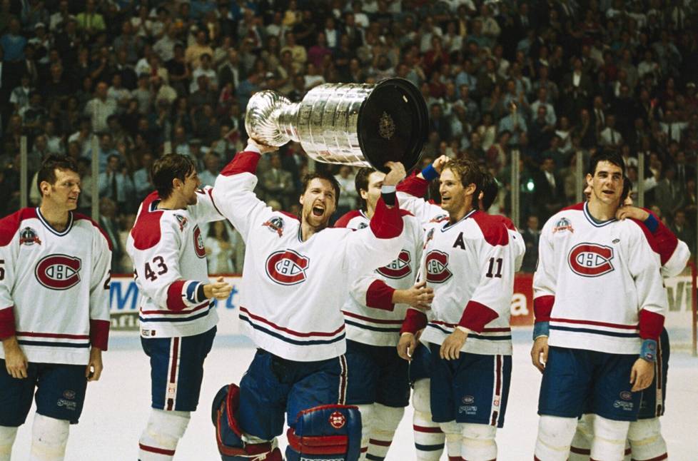 Montreal Canadiensin maalivahti Patrick Roy nosti Stanley Cupia vuonna 1993, jolloin kanadalainen joukkue viimeksi voitti NHL:n mestaruuden.