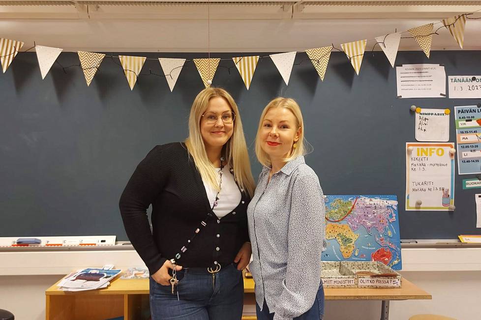 Krista Salmi (vasemmalla) ja Anna Rantanen valmistuivat viime keväänä opettajiksi Rauman opettajankoulutuslaitokselta. Molemmat työskentelevät nyt kotikunnassaan Kokemäellä.