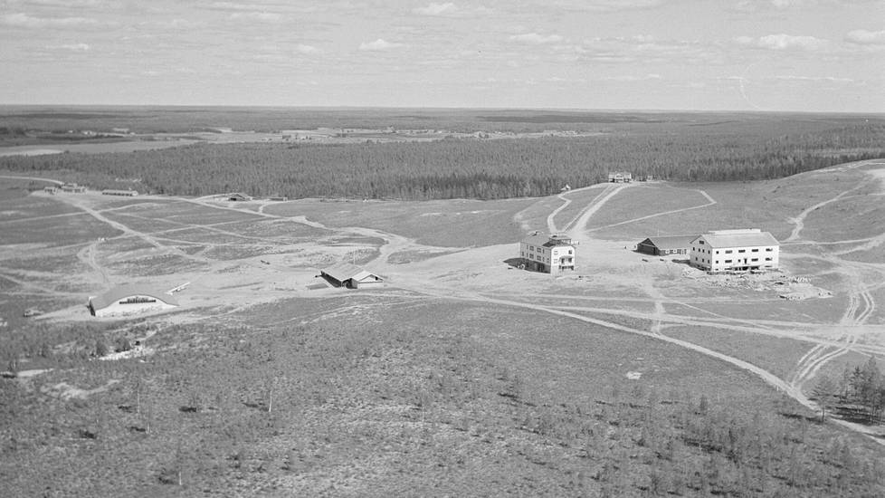Jämijärven liitolentokoulu ilmasta kuvattuna heinäkuussa 1942.