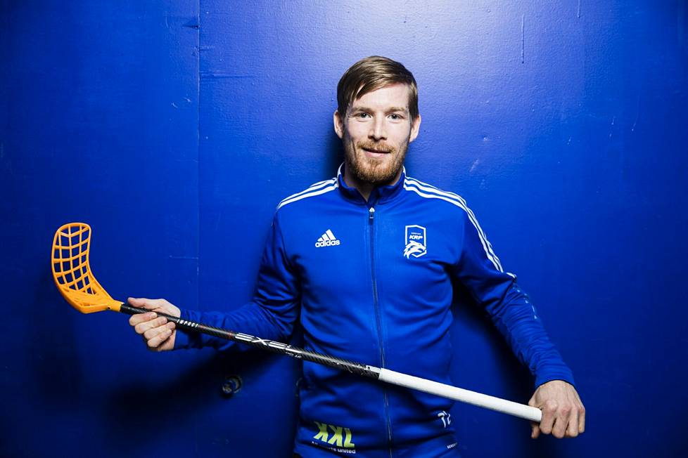 Henri Johansson hakee uransa ensimmäistä Suomen mestaruutta keskiviikkona alkavissa finaaleissa. Hänen seuransa Nokian KrP kohtaa Tampereen Classicin. ”Se jää varmasti harmittamaan, jos liigamestaruutta ei ikinä tule”, hän sanoo.