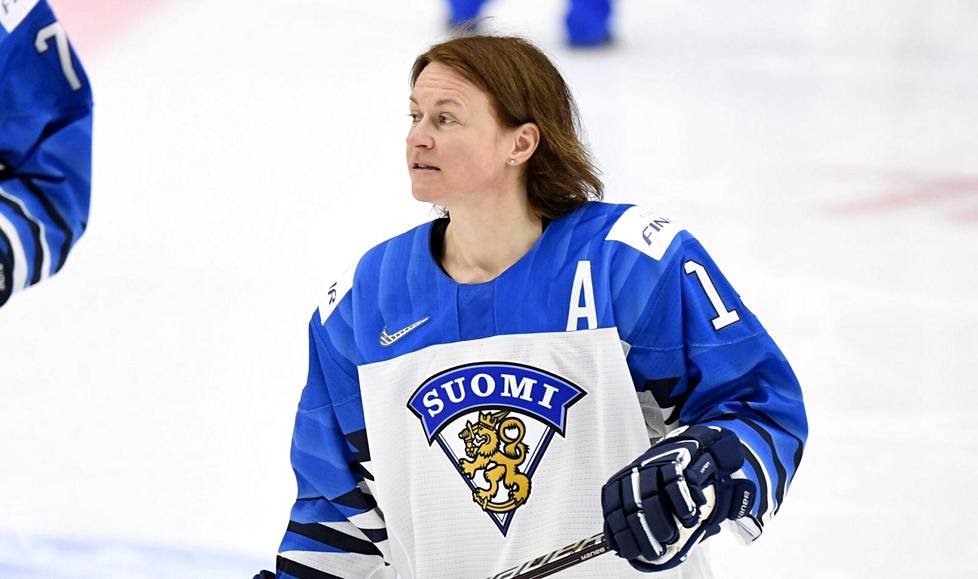 Riikka Sallinen valittiin ensimmäisenä eurooppalaisnaisena Hockey Hall of Fameen. Kuva vuoden 2019 MM-kotikisoista. 