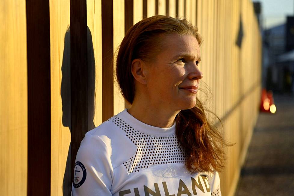 Suomen Olympiakomitean ylilääkäri Maarit Valtonen kertoo, ettei Pekingin olympialaisiin ole asiaa ilman täyttä rokotesuojaa. Suomalaisten potentiaalisten olympiaedustajien joukossa on urheilijoita, jotka ovat kieltäytyneet koronarokotteista. Kuva Tokion olympialaisista.