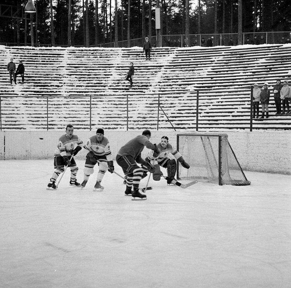 Tältä näytti, kun Porissa pelattiin ensimmäisen ja luultavasti viimeisimmän kerran jääkiekon miesten MM-kisoja. Vuosi oli 1965.