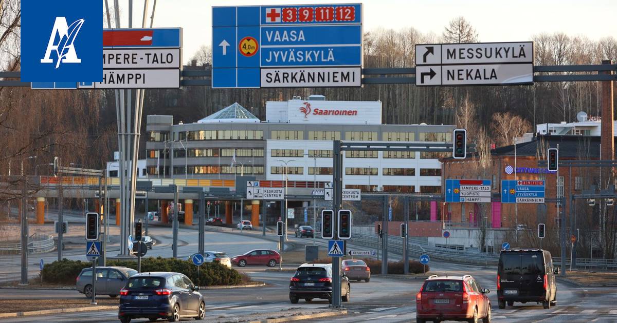 Viinikan liittymän kaikki liikennevalot ovat rikki Tampereella 13.  huhtikuuta - Tampere - Aamulehti