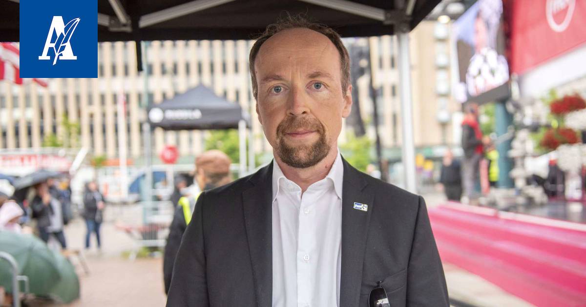 Jussi Halla-aho äärioikeiston kohutun kesäleirin ...