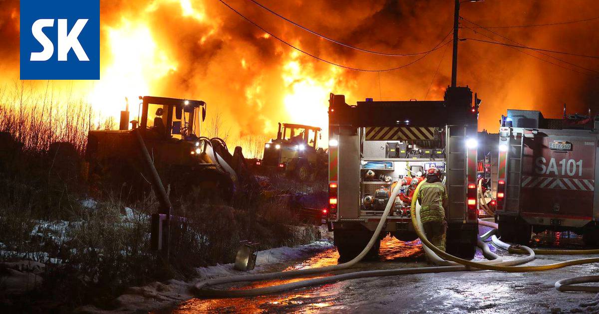 Palomestari muistelee blogissaan suurpaloja: ”Liekit olivat korkeimmillaan  noin 30 metrissä” - Satakunta - Satakunnan Kansa