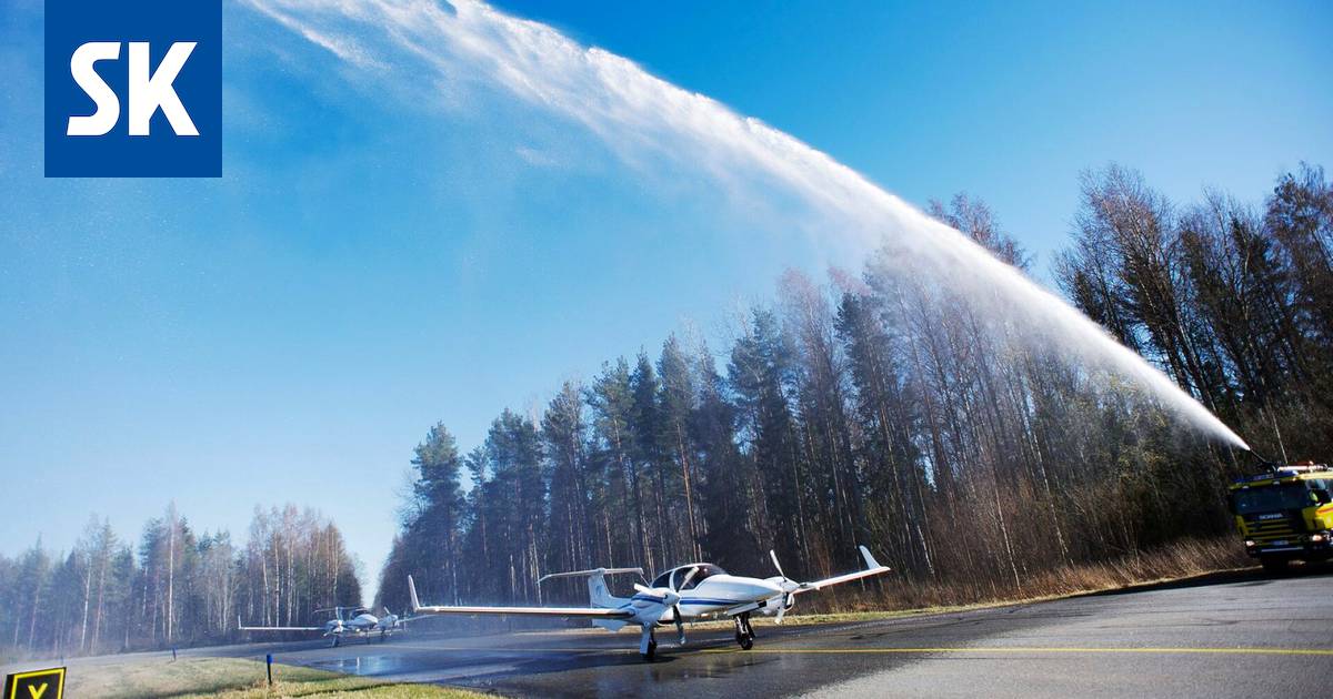 Suomen Ilmailuopiston pudonnut lentokoneen ovi ei ole löytynyt - Satakunta  - Satakunnan Kansa