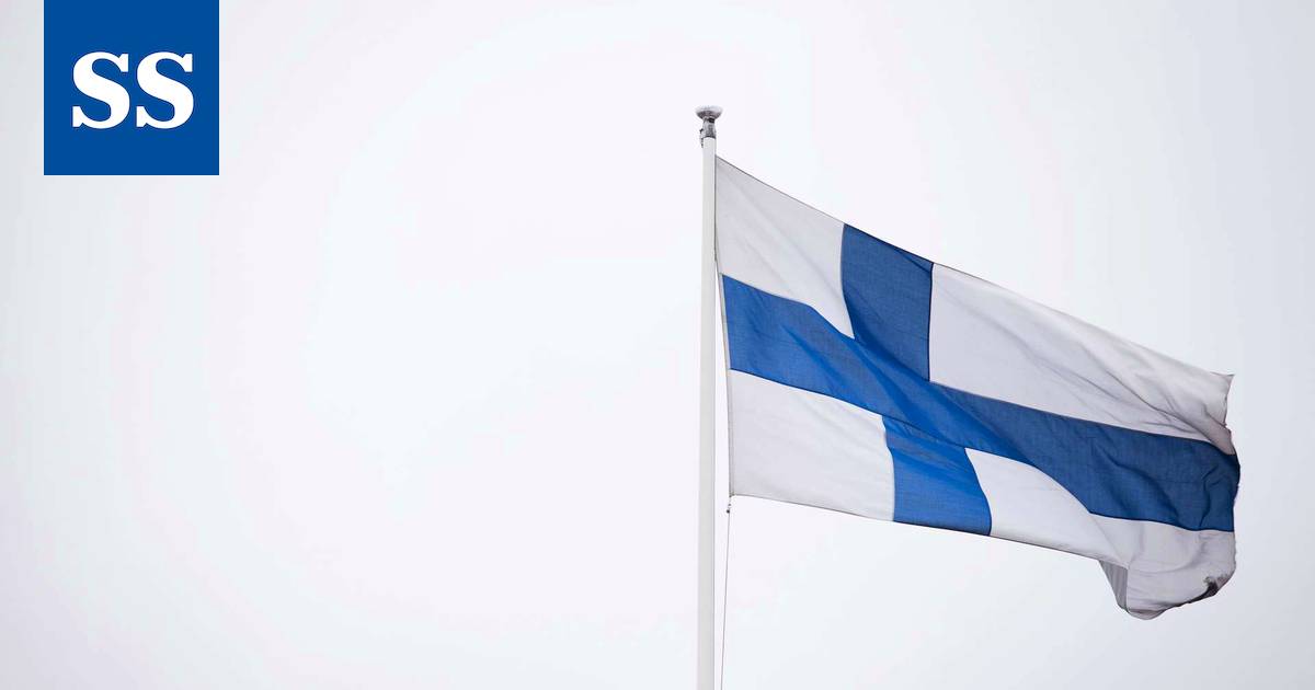 Suomen sadas kansallispäivä: Juhlavuoden kunniaksi voi valaistua lippua  pitää salossa poikkeuksellisesti läpi yön - Elämänmeno - Sydän-Satakunta