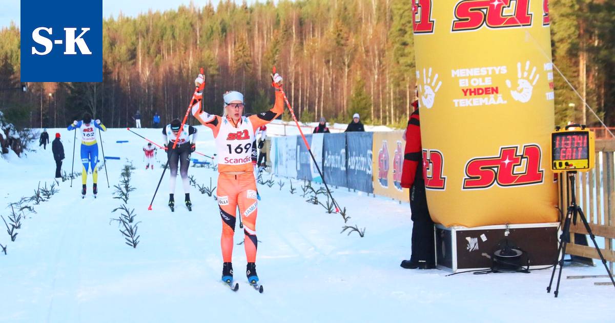 Naisten sprintit käynnistivät nuorten SM-hiihdot Keurusselän  liikuntapuistossa - Urheilu - Suur-Keuruu